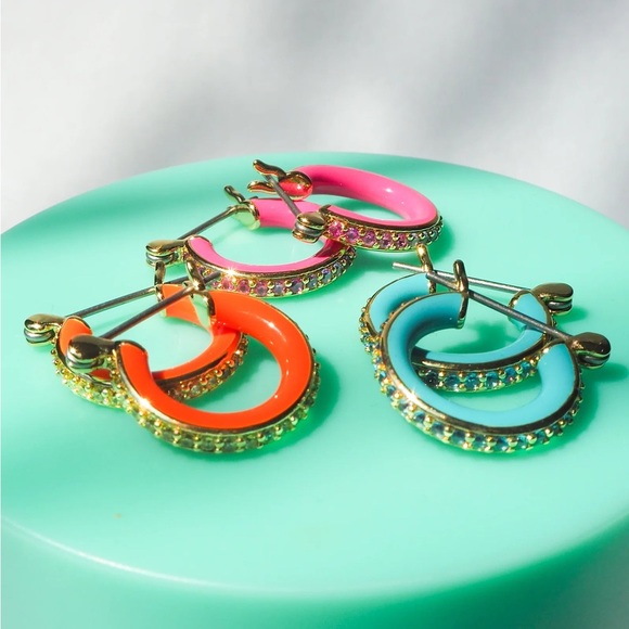 LUV AJ
ENAMEL PAVE AMALFI HUGGIES - Picture 3 of 3